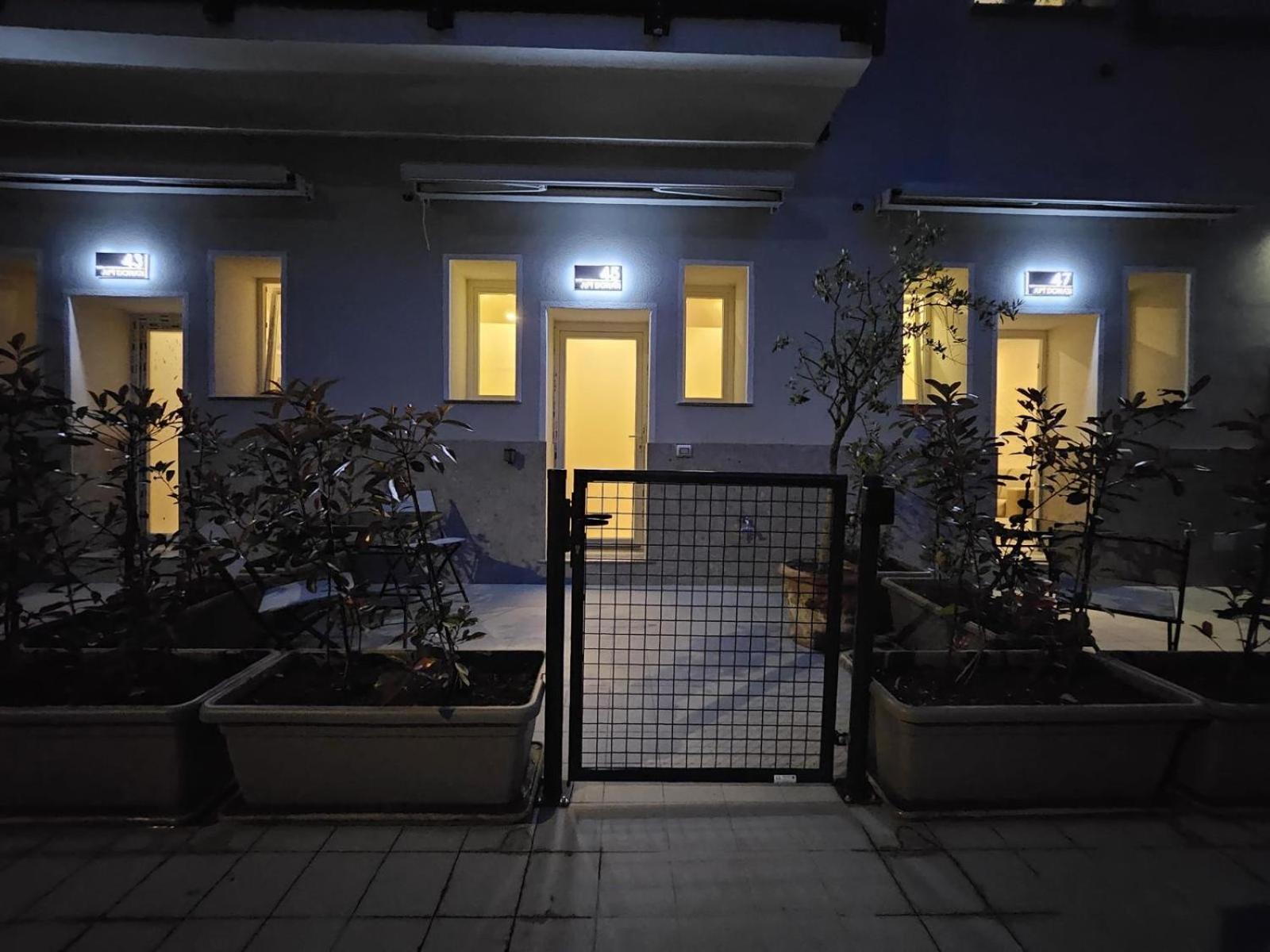 Apt Donati Home, Modernita E Comfort Con Parcheggio Gratuito Privato E Spazio Esterno Privato Cassano dʼAdda Zimmer foto
