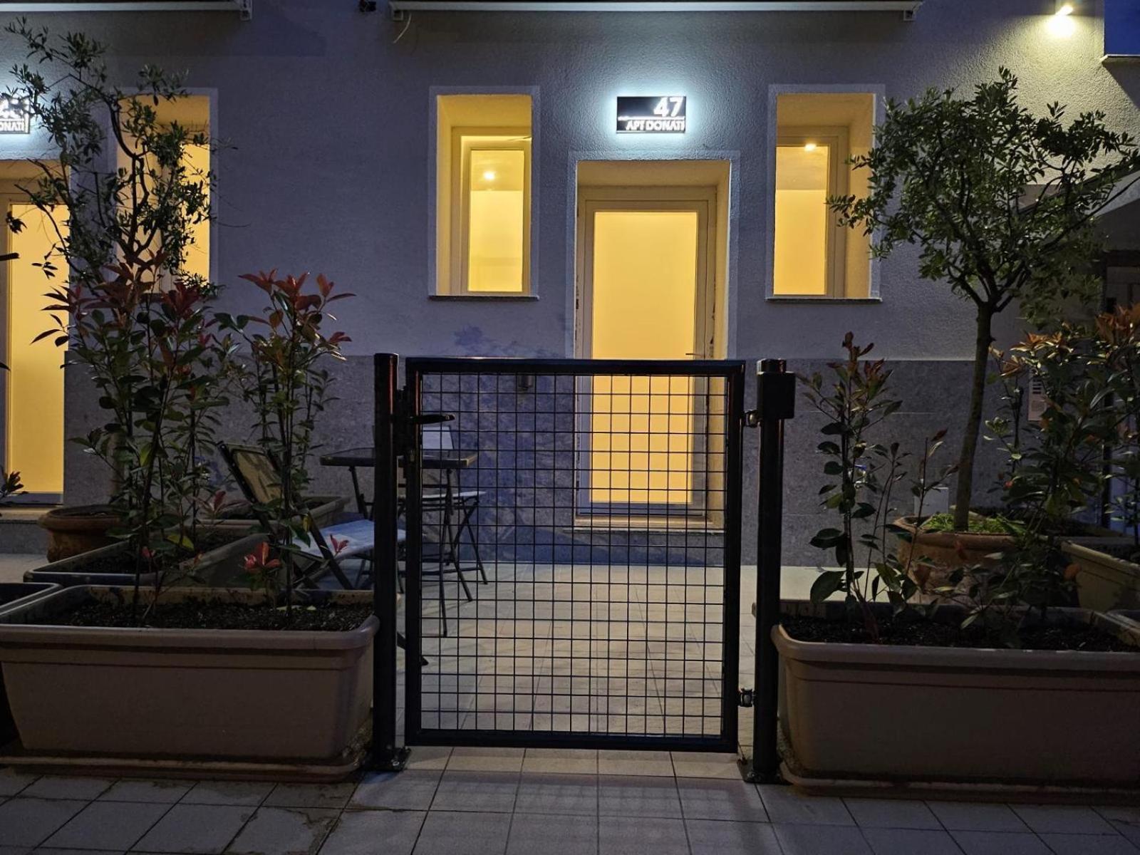 Apt Donati Home, Modernita E Comfort Con Parcheggio Gratuito Privato E Spazio Esterno Privato Cassano dʼAdda Zimmer foto